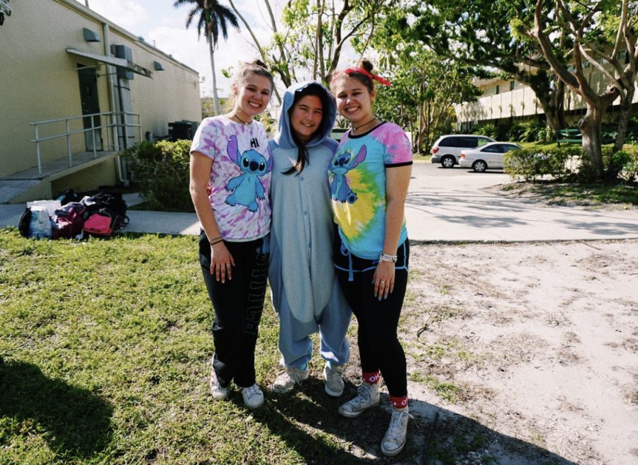 Seniors Sophia and Olivia Kish love twinning, despite the fact that theyre twins.