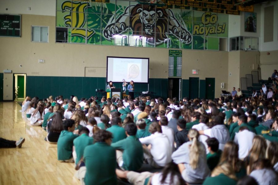 The ILS community gathered to pray the rosary on October 7th.