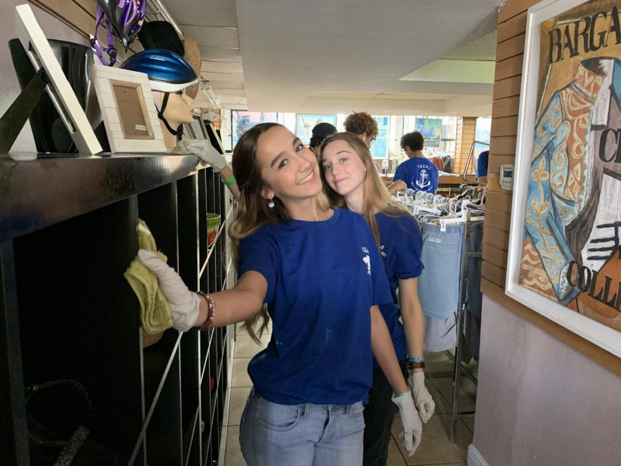 Vicky von Simson and Valeria Lanza enjoying their service day at Miami Rescue Mission.