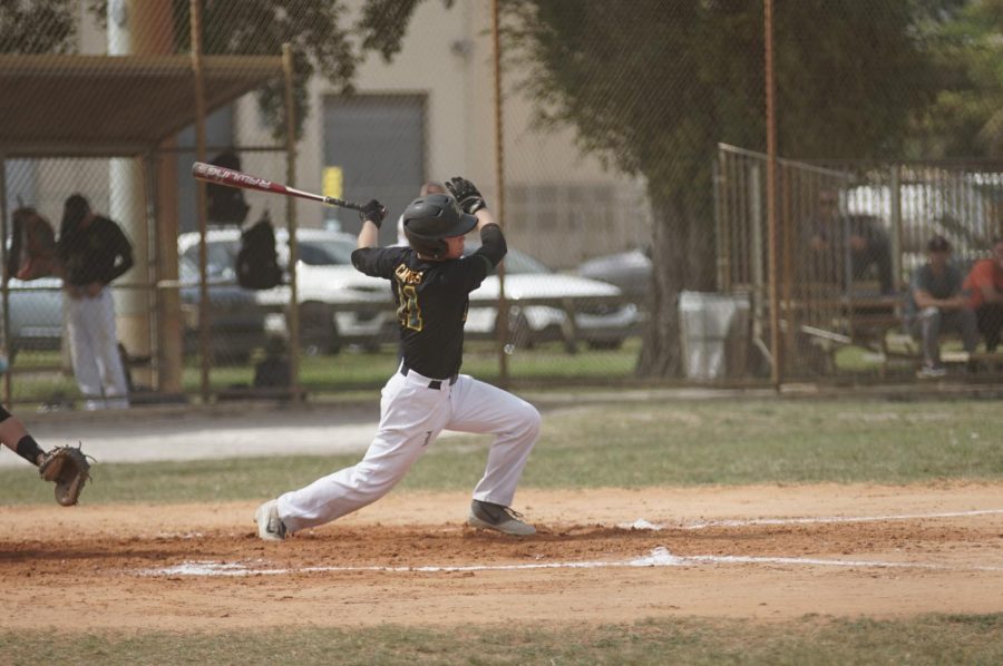 Baseball Team Gets Second Win in a Row