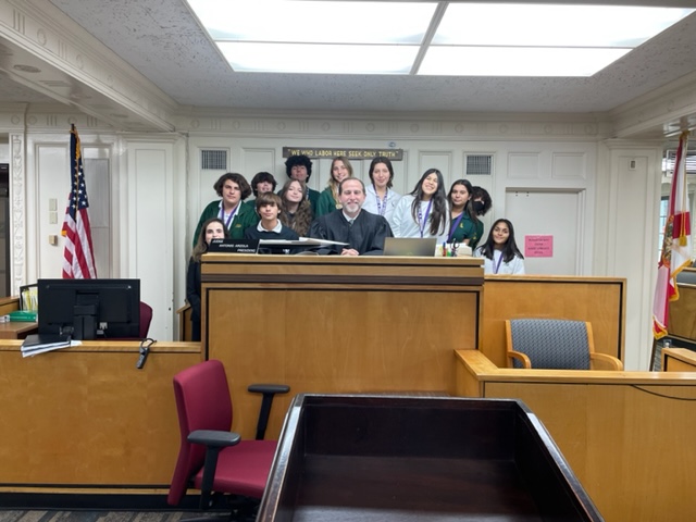 Freshmen Legal Studies students visit Miami-Dade County Courthouse.