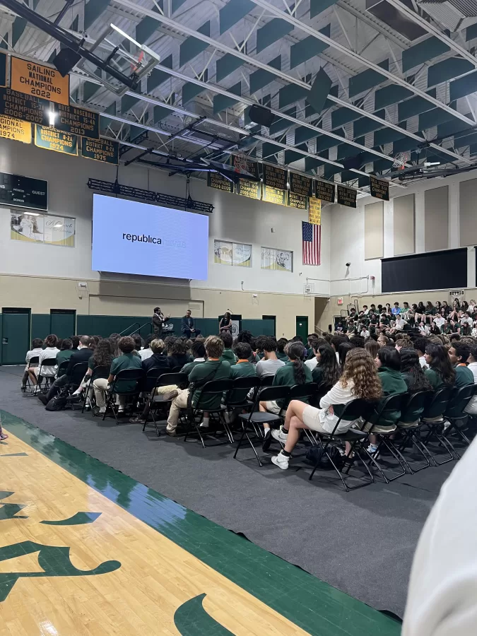 Mr. Jorge Plasencia, CEO of RepublicaHavas, delivered the keynote address to the entire student body. Mr. Plasencia is a very successful media and communications agency leader in Miami, as well as an ILS alum.