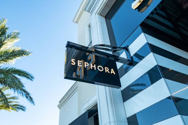 An outside look at Sephora, the cosmetics store giant known for having helpful as well as knowledgeable personnel. Photo: Getty Images/Smith Collection/Gado.