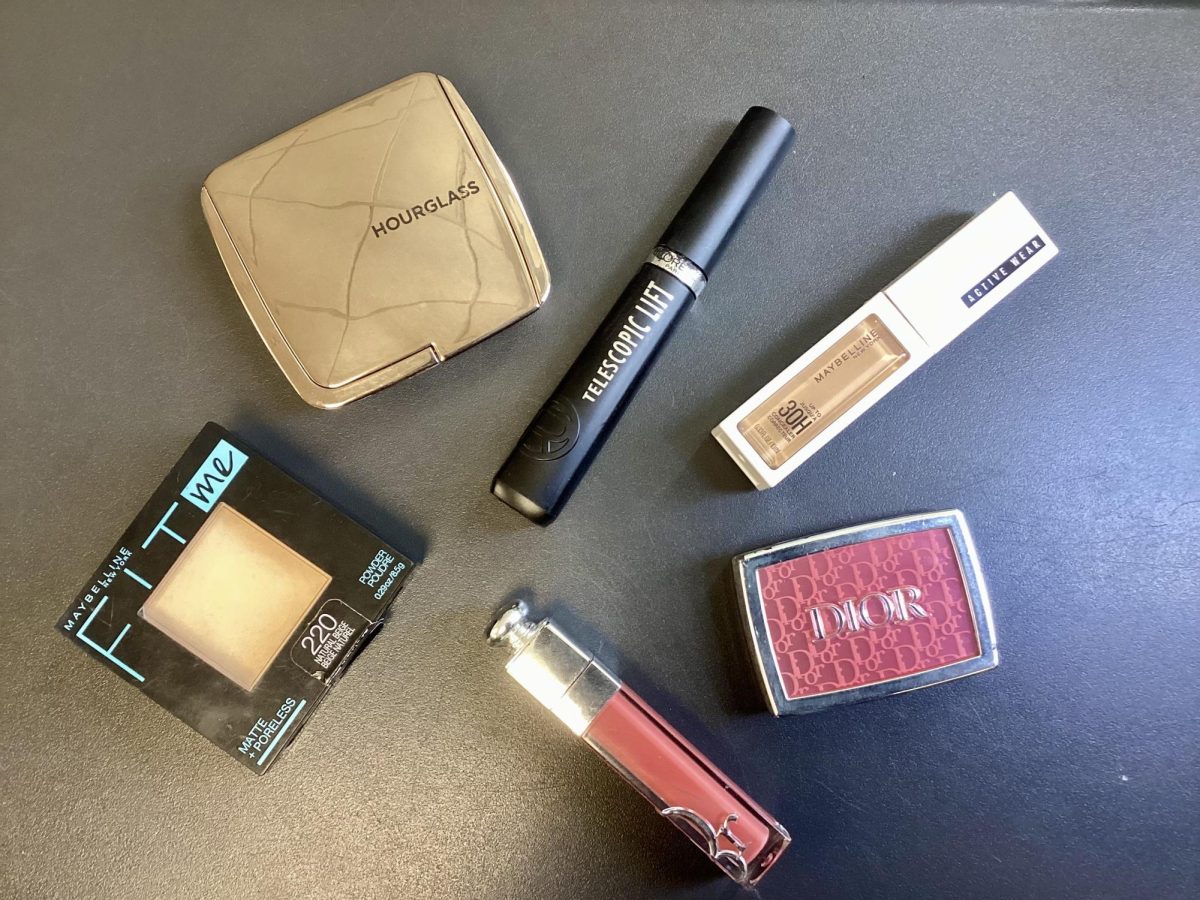 Makeup products such as press powder and lipgloss include some of the types of cosmetics which contain shark oils.
