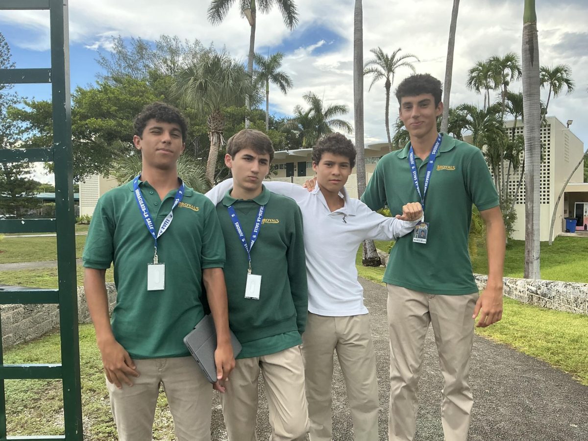 Juniors Matteo Merceron, Benicio Mola, Federico Rodriguez, and Martin Plaza are starting off the school year by warmly welcoming all new students to ILS. 