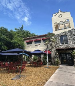 La Parc Bonjour Café Bistro, a Coral Gables favorite since its recent opening, offers outdoor seating under the sun.