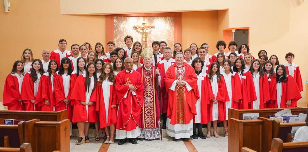 This image reflects a group of OCIA participants who finalized their experience in the program by completing the sacraments.