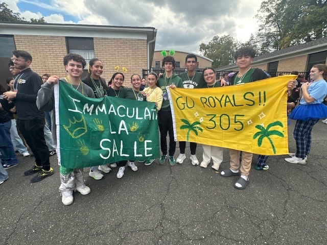 Students from ILS at the Salesian Leadership Retreat represent their Royal spirit and colors.