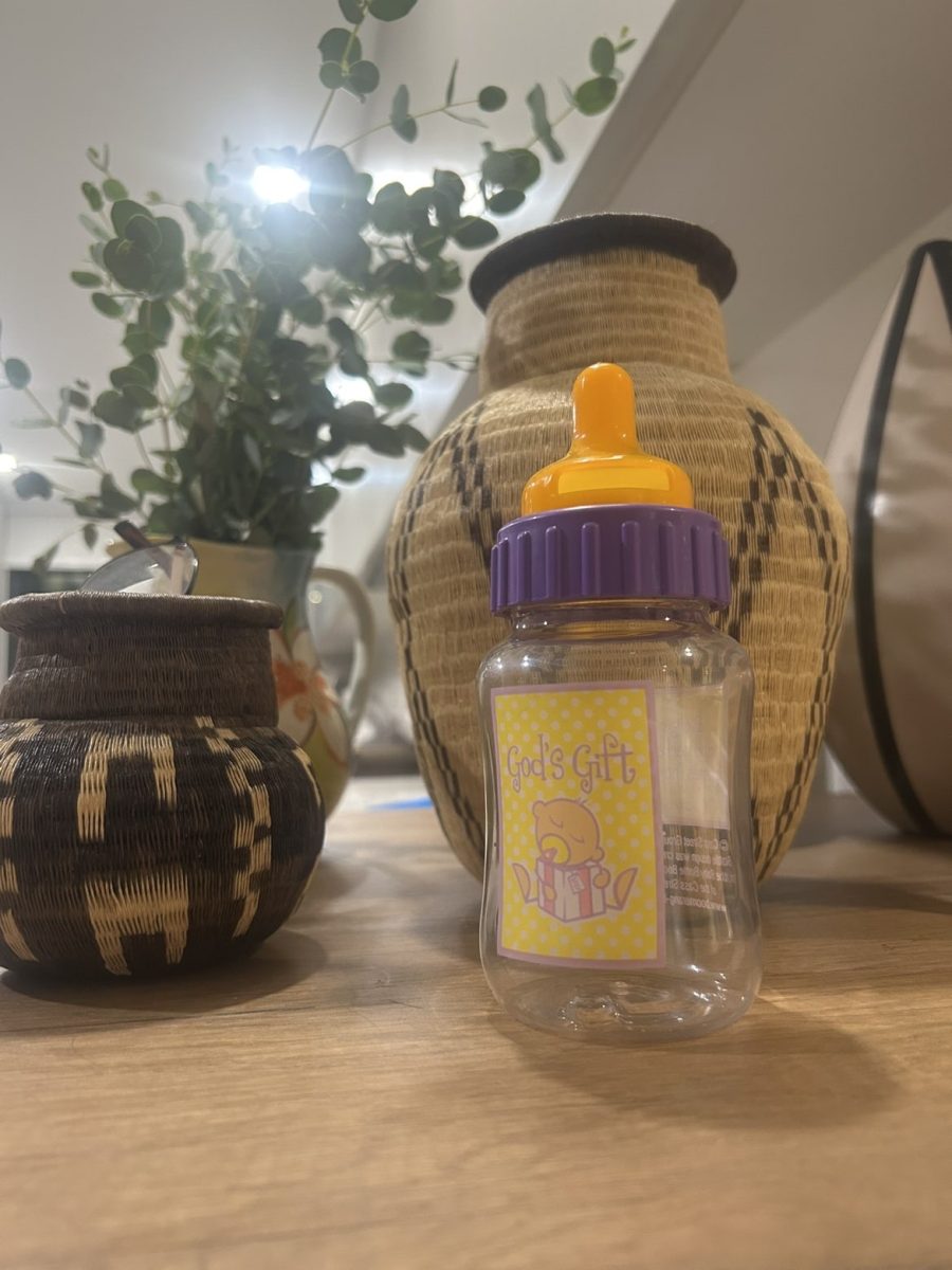 A small baby bottle that stands for many struggling mothers in Miami can be seen throughout ILS as part of the Baby Bottle campaign fundraiser.