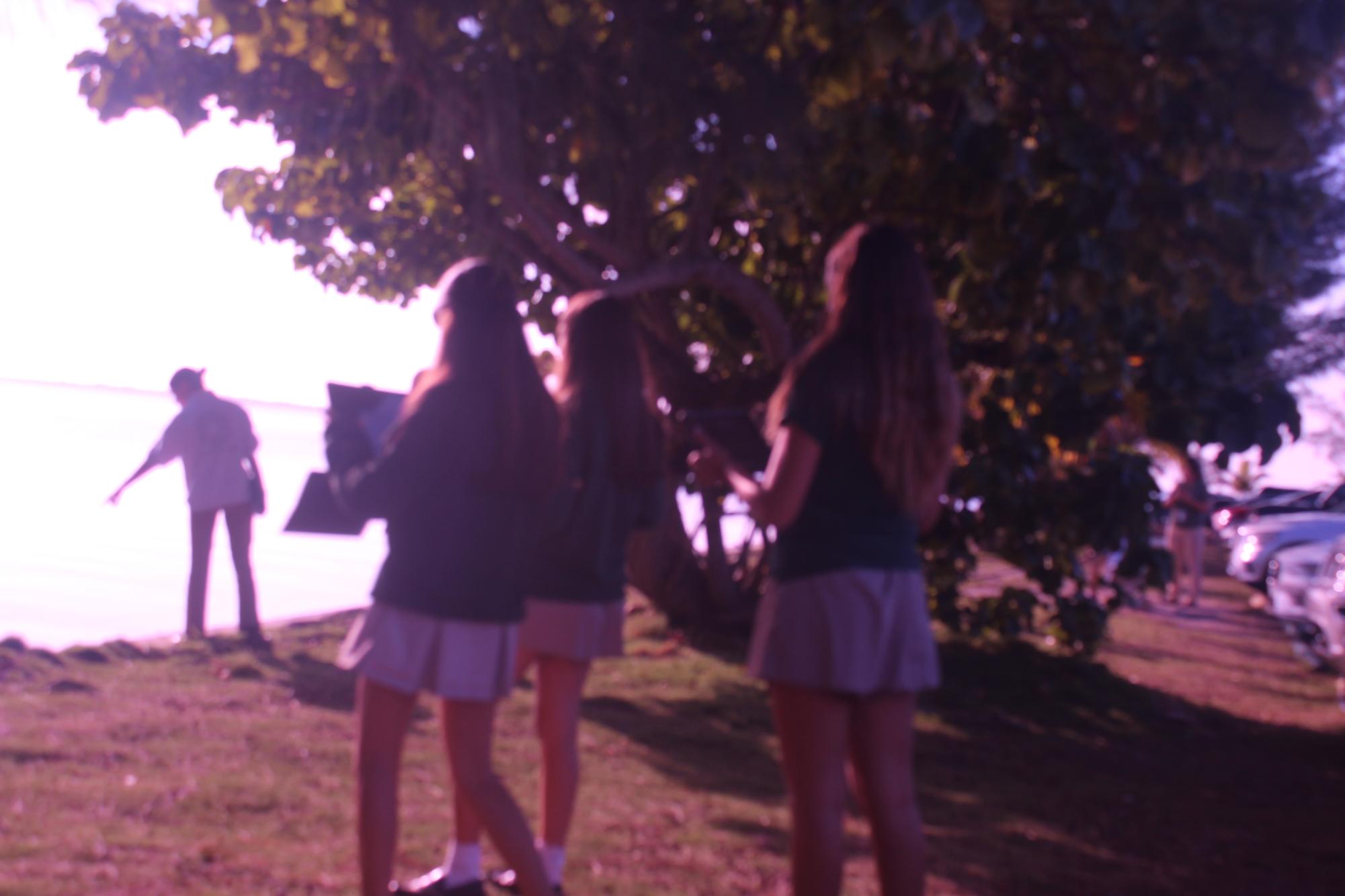 A class of Creative Writing I students set out to the Bay to practice taking photographs.