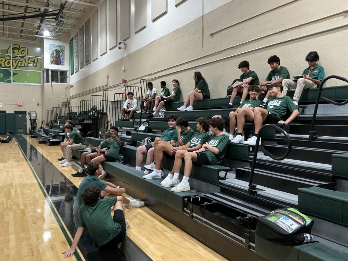Before going outside to run, sophomore students took a break to make jokes with eachother