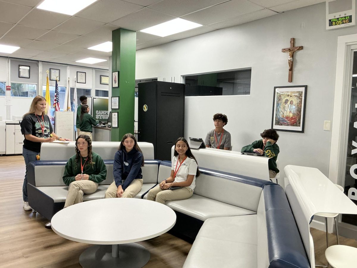 Sophomores Mariana carpenter, Sophia Gonzalez Casar, Sarah Panesso, Liam Leon, Lorenzo Angeli, wait in the SLC to start their bible study with Miss Katie Chruch.

