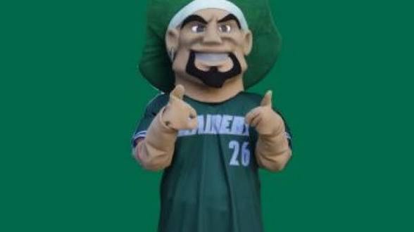 The Raider, Ransom’s mascot, poses for a picture.