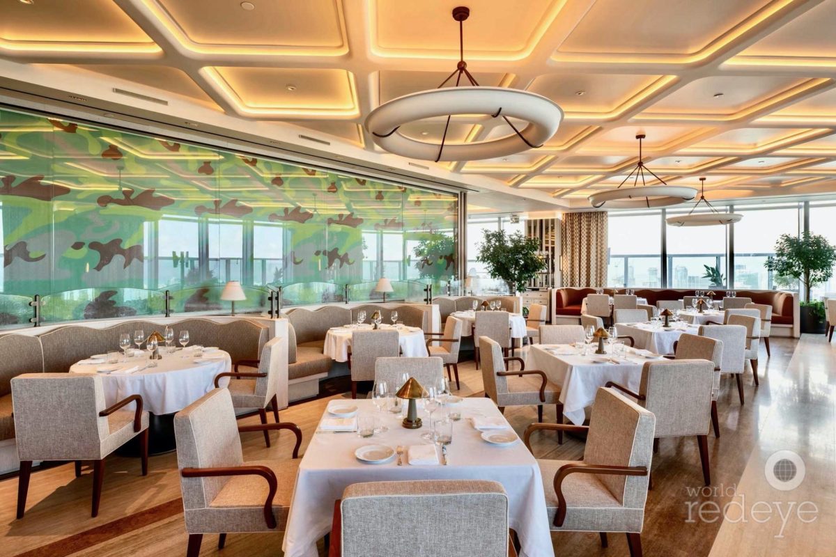 Seia is a beautiful restaurant featuring contemporary Italian cuisine. Located in Brickell, the decor features fancy tables, big windows, and amazing views.