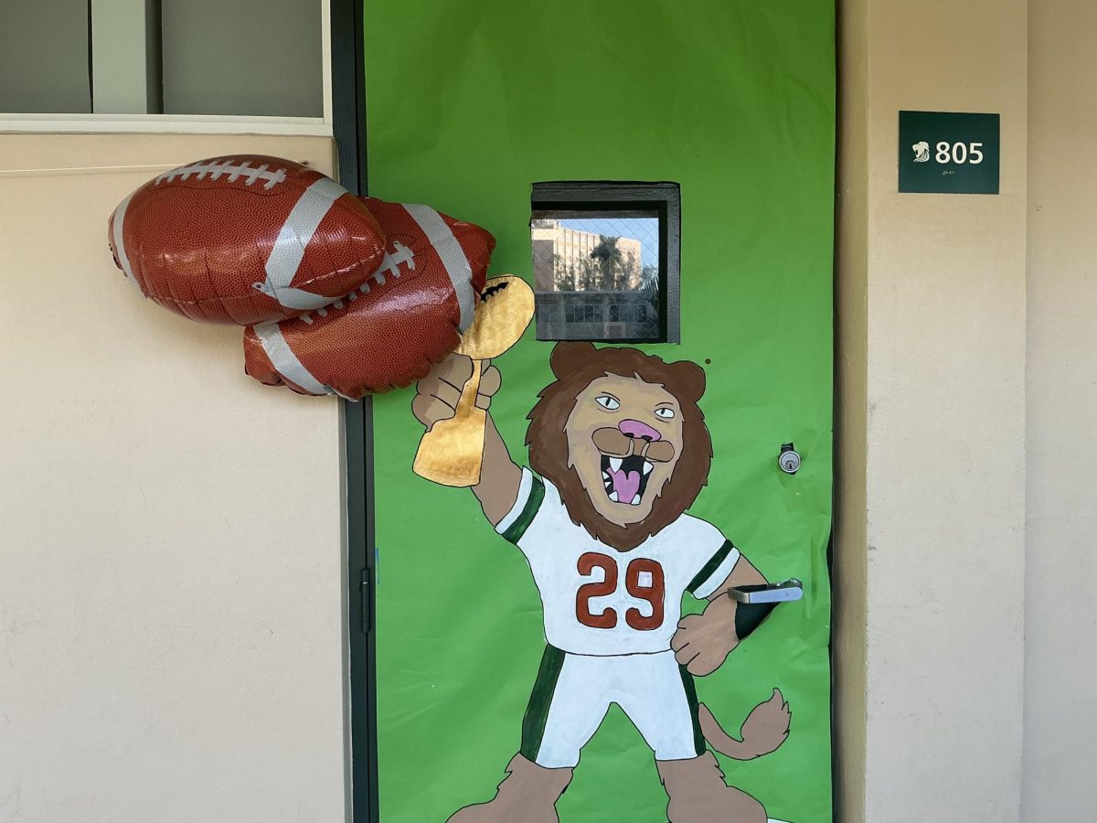 Sophomores feature the school lion mascot, Jorge.